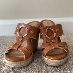 Pesaro size 6.5 brown sandal wedges gold detail